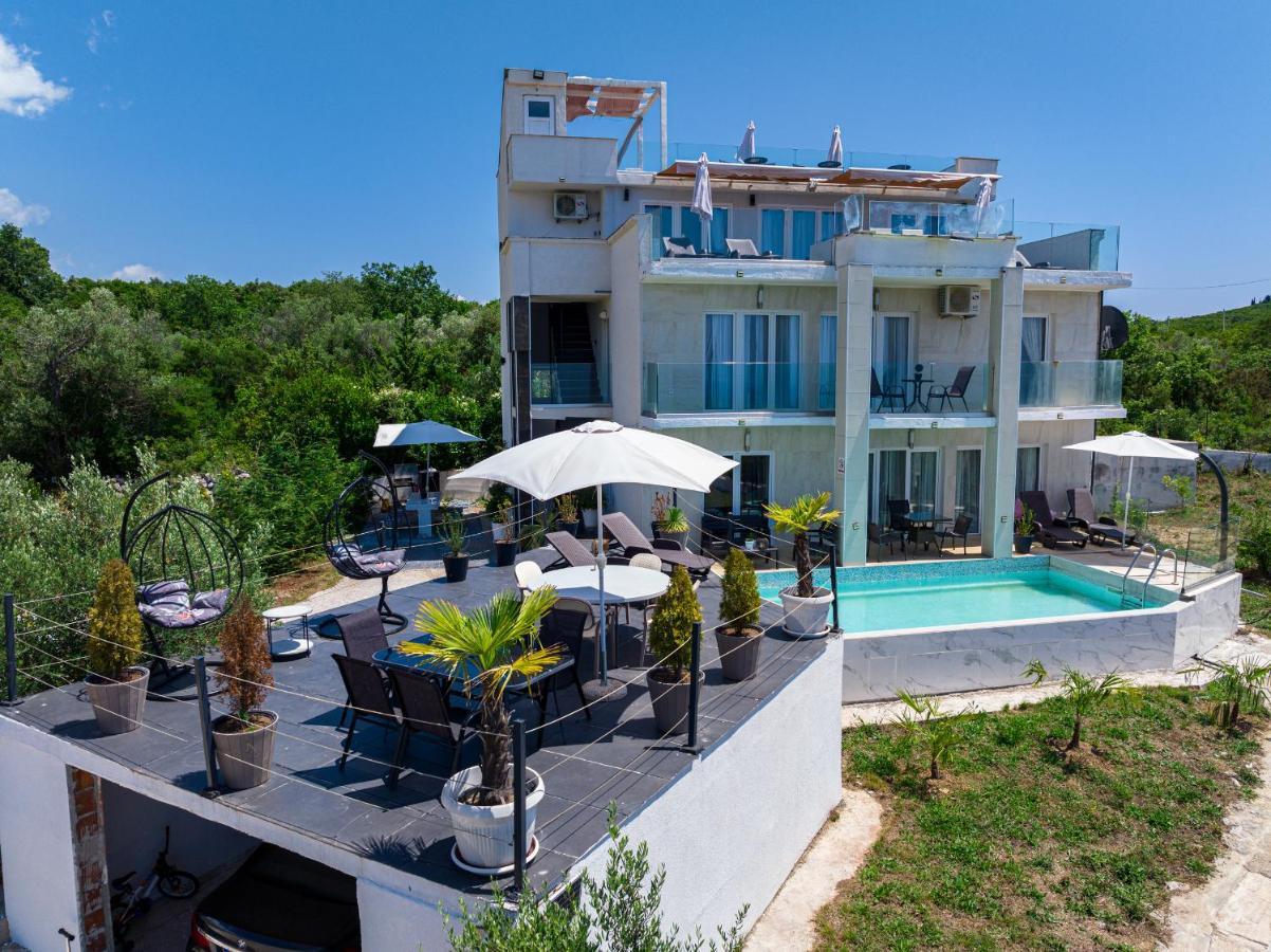 Hacienda Villa
